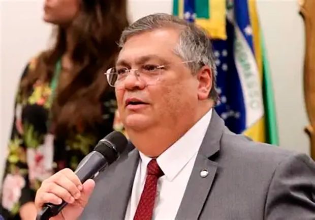 Dino suspende trecho de PL que libera emendas do orçamento secreto