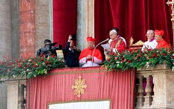 Em sua 1ª bênção de Natal, papa Leão cita guerras do mundo e pede paz