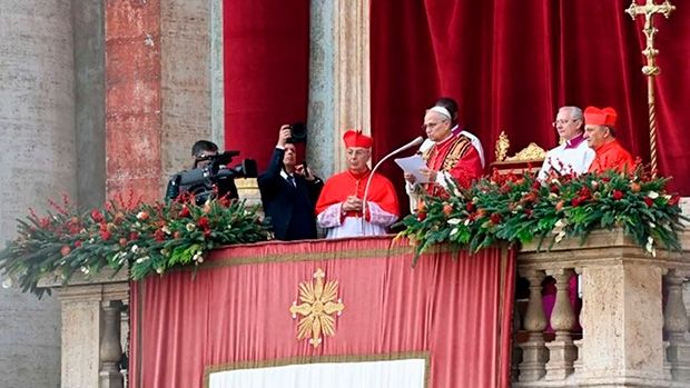 Em sua 1ª bênção de Natal, papa Leão cita guerras do mundo e pede paz
