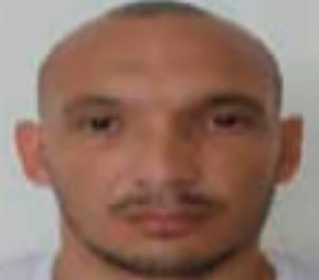 Fagner Falcão é assassinado e tem a barriga aberta por detentos que picham parede com sangue da vítima