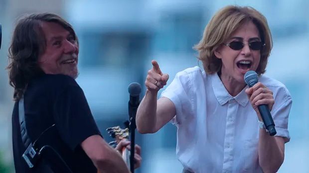 Fernanda Torres, Gil,  Caetano e vários famosos vão à manifestação  contra o PL da Dosimetria no Rio