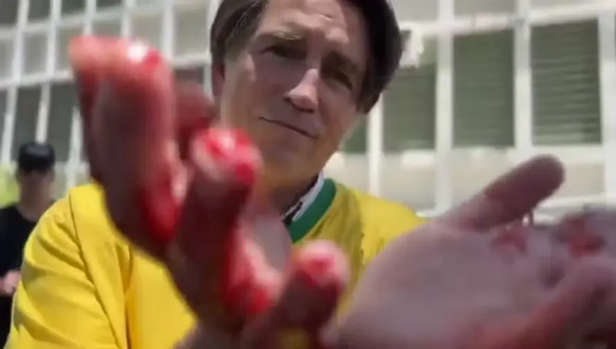 Figurantes do filme de Bolsonaro vão à Justiça por condições “humilhantes”