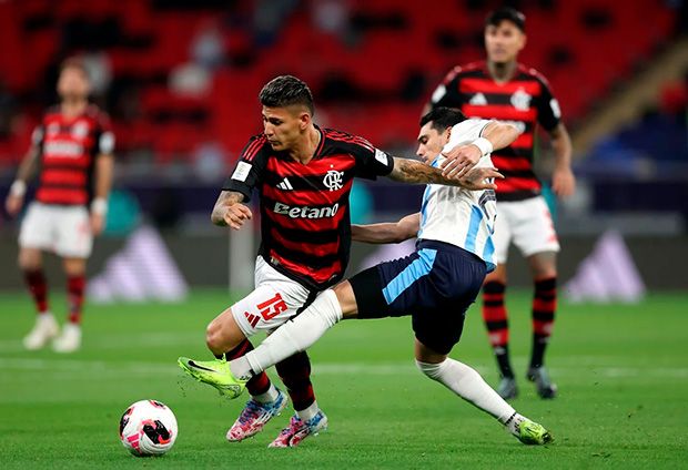 Flamengo vence o Pyramids por 2 x 0 e mantêm invencibilidade contra africanos
