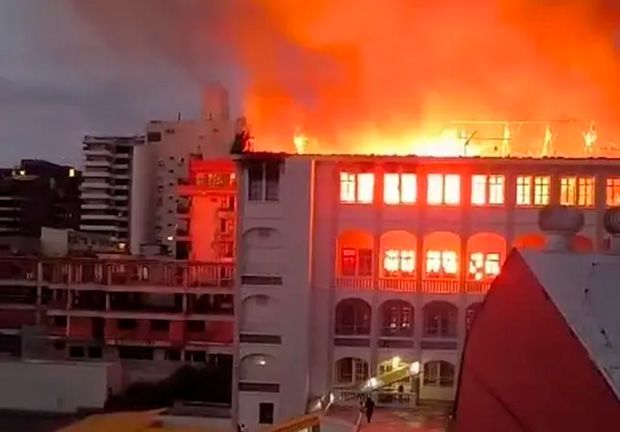 Fogo atinge Colégio Marista Santa Maria de 120 anos na Região Central do Rio Grande do Sul