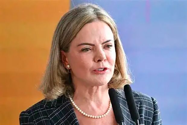 Gleisi reage a editorial do Estadão e acusa jornal de defender privilégios