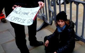 Greta Thunberg é presa em Londres durante protesto pró-Palestina