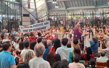 Primeira missa de Padre Júlio fica lotada após  Dom Odilo impedir transmissão pela internet