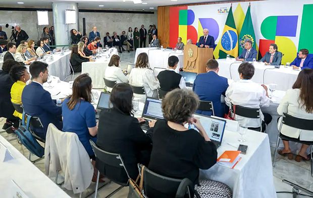 Lula afirmou que todos envolvidos nas fraudes do INSS serão responsabilizados: “Se tiver filho meu, será investigado”