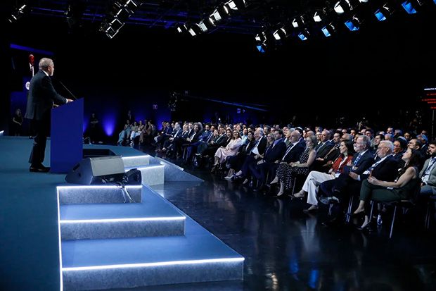 Lula diz que suspensão suspensão da sanção imposta EUA foi “presente” de Trump a Moraes