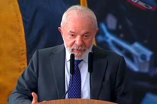 Na última reunião ministerial do ano, Lula libera ministros para disputarem eleições