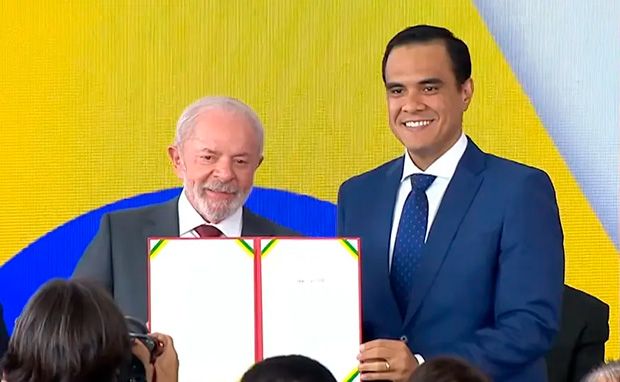 Lula participa da posse de Gustavo Feliciano como novo ministro do Turismo
