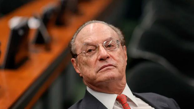 Maluf quer mandato de volta após Câmara livrar Zambelli