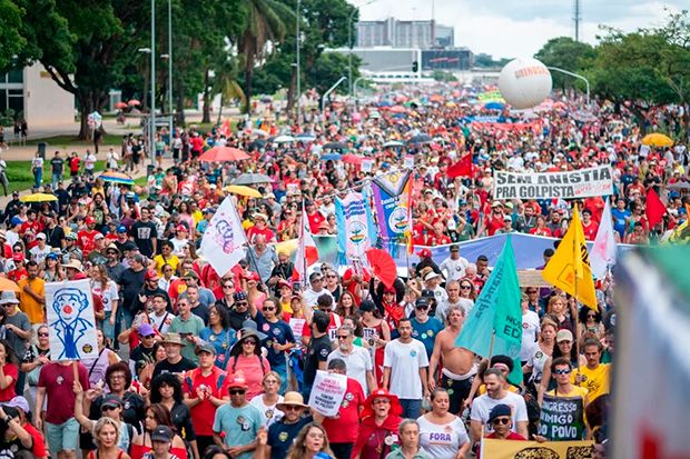 Manifestação contra PL da Dosimetria em Brasília concentra críticas a Motta: “filhote de Lira”