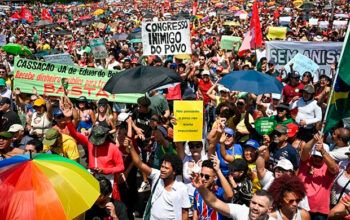 Manifestantes vão às ruas em todo o país neste domingo contra o Congresso Nacional