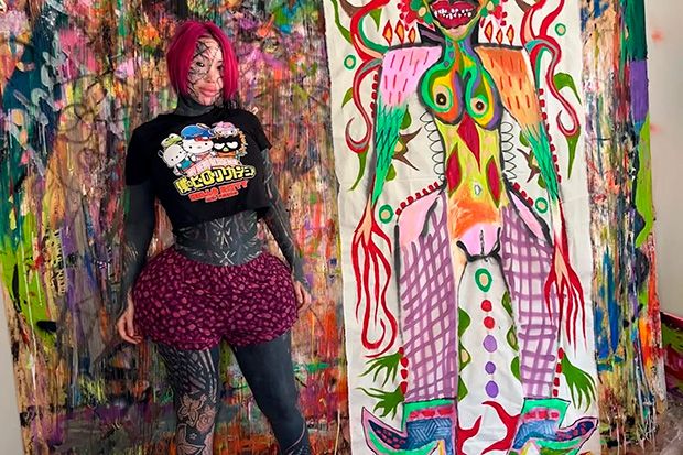 “Mary Magdalene”, influencer famosa por seios de 10 kg foi encontrada morta na Tailândia