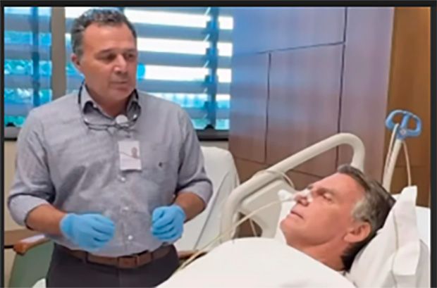 Médicos avaliam necessidade de nova cirurgia em Bolsonaro