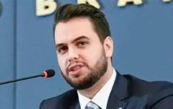 Moraes proíbe slides que defesa de Filipe Martins usaria em julgamento