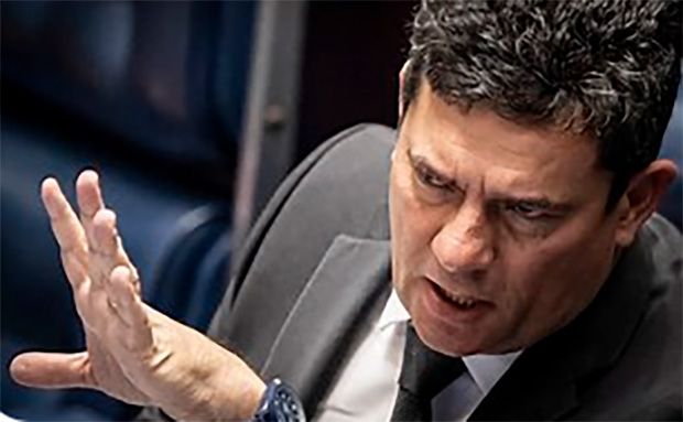Moro foi pego com "batom na cueca" e confessou seus crimes