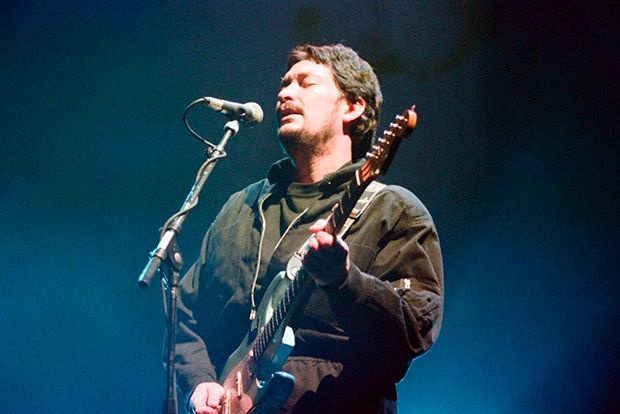 Morre Chris Rea, cantor britânico de “Driving Home for Christmas”, aos 74 anos