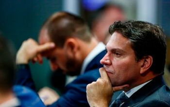 Eduardo Bolsonaro e Ramagem são cassados em decisão da Mesa Diretora