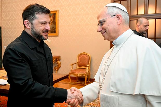 Papa Leão XIV encontra Zelensky em meio a críticas ao plano de paz dos EUA