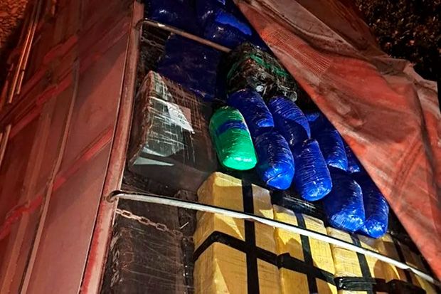 Paraguai faz apreensão recorde de maconha na fronteira com o Brasil