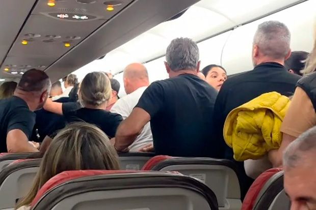 Passageiros se desesperam durante incêndio no aeroporto de Guarulhos: “Deixem tudo”