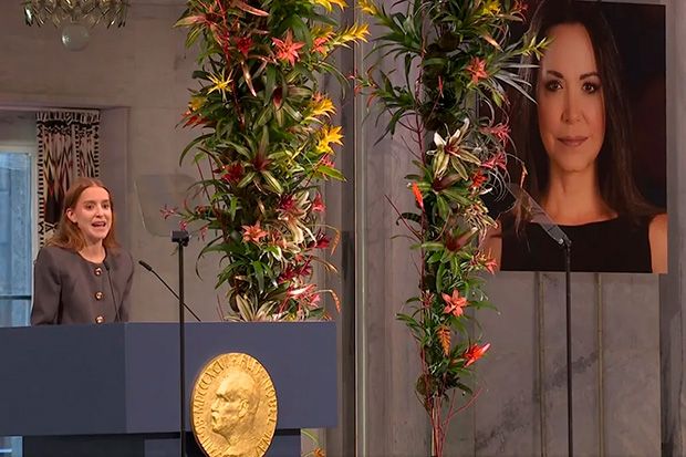 Perseguida pelo governo venezuelano, Corina não comparece à cerimônia do Nobel da Paz em Oslo