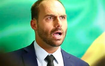 Perto de perder o mandato, Eduardo Bolsonaro ataca Motta e Paulinho da Força: “Bonequinha de Moraes”