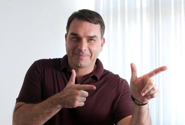 Pesquisa Datafolha diz que Lula venceria Flávio Bolsonaro por 15 pontos no 2° turno