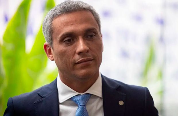 PF indicia o bolsonarista Gustavo Gayer por esquema de desvio de verba parlamentar