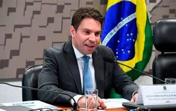 Polícia Federal diz que Ramagem fugiu pela Guiana e usou passaporte diplomático para entrar nos EUA