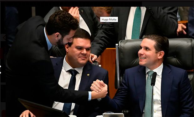 Por 291 votos a favor e 148 contrários, Câmara aprova PL da Dosimetria, que reduz pena de Bolsonaro e aliados