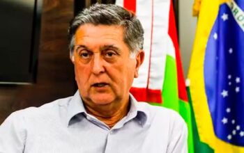 Justiça bloqueia salário do prefeito de Florianópolis por não pagamento de empréstimos de R$ 19,4 milhões