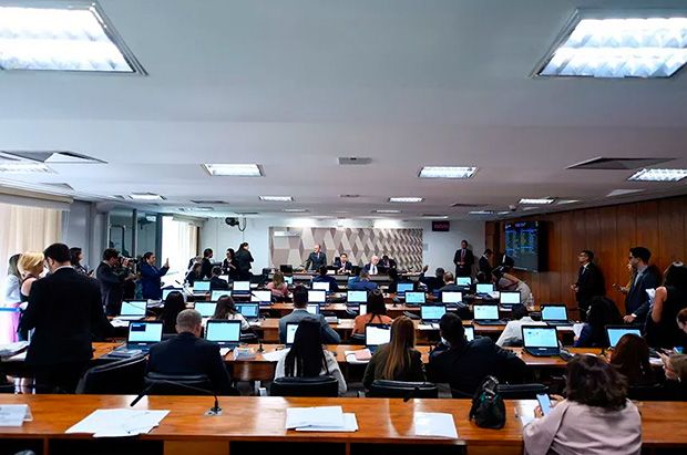 Projeto da dosimetria passa na CCJ e vai ao plenário do Senado