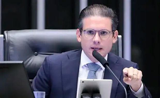 Projeto que pode reduzir pena de Bolsonaro será votado nesta terça-feira, 09