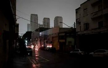 Quase 1 milhão de imóveis continuam sem luz dois dias após vendaval em SP