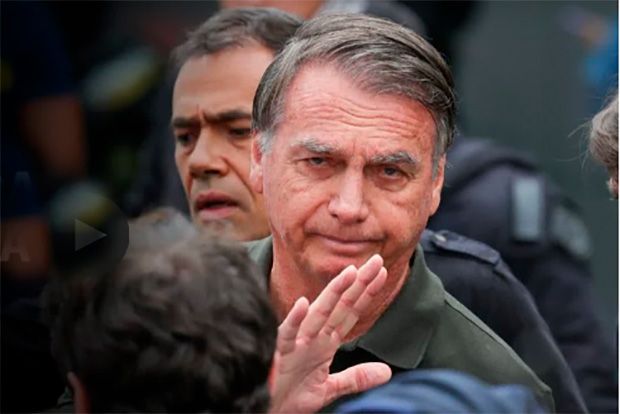 Bolsonaro passará por bloqueio anestésico antes de cirurgia de hérnia