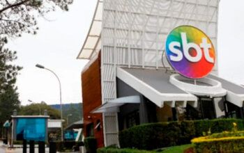 Ratinho leva Flávio Bolsonaro ao SBT após crise com Zezé Di Camargo