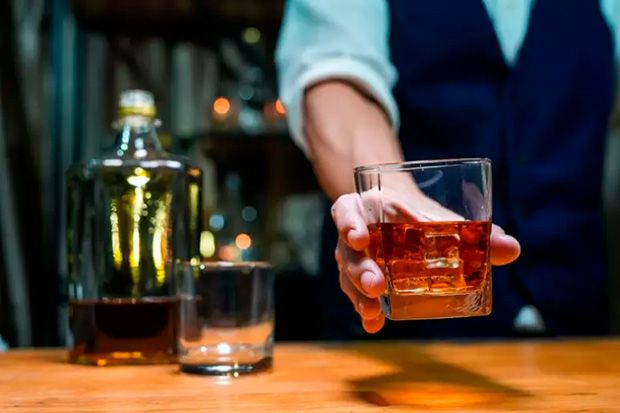 Sete pessoas são internadas com suspeita de metanol no interior da BA