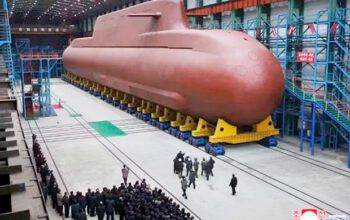 Coreia do Norte divulga imagens de seu novo submarino nuclear
