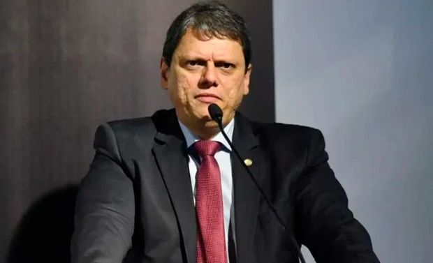 Tarcísio é avisado que não será o candidato de Bolsonaro em 2026