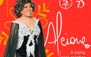 Uerj concede à sambista Alcione título de doutor honoris causa