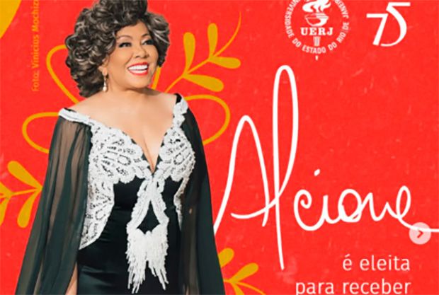 Uerj concede à sambista Alcione título de doutor honoris causa