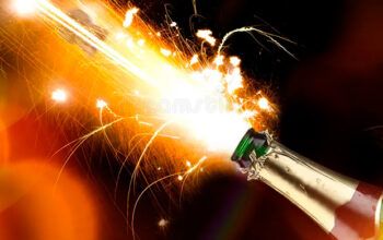 “Vale champanhe” volta no Senado e paga  até R$ 300 mil extra por servidor