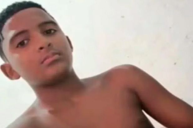 Adolescente morre após ser mordido por tubarão em Olinda