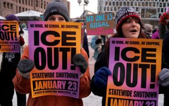 Agentes do ICE que mataram homem durante ação em Minneapolis deixam a cidade