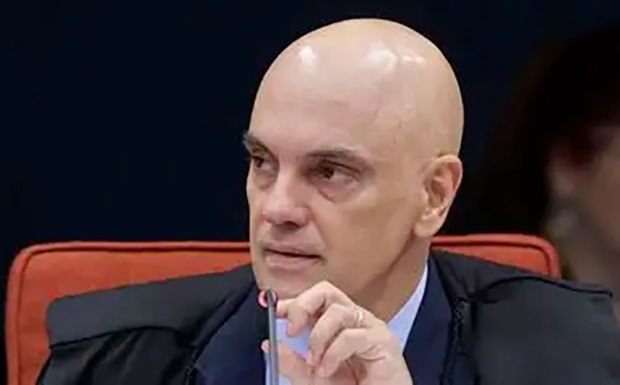 Alexandre de Moraes cita tentativa de fuga ao negar prisão domiciliar a Bolsonaro