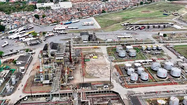 ANP decreta interdição total da Refit, no Rio de Janeiro, por risco de acidentes e incêndio