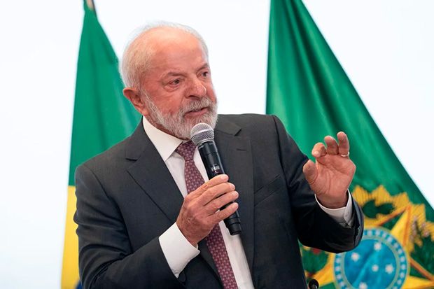 Aos 90 anos do salário mínimo, Lula diz que valor é “muito baixo”